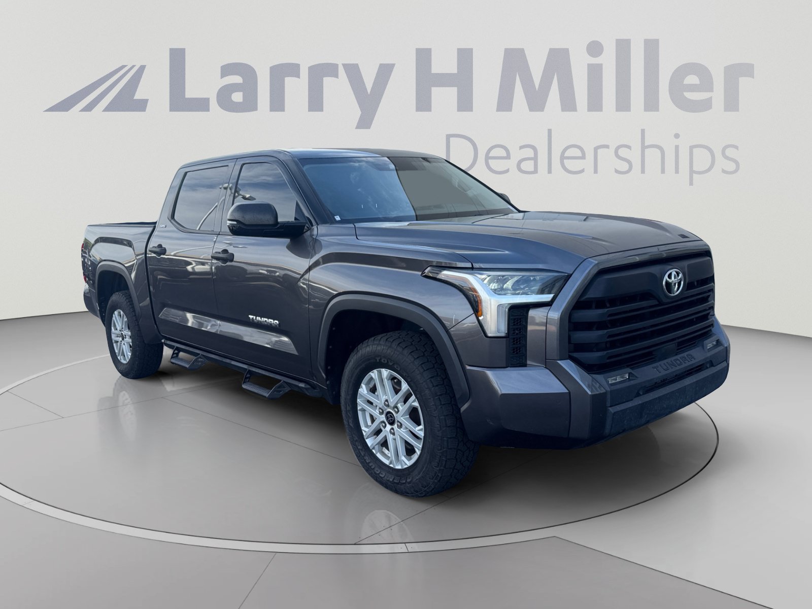 Used 2023 Toyota Tundra SR5 w/ SR5 Convenience Package AWD/4WD image 7