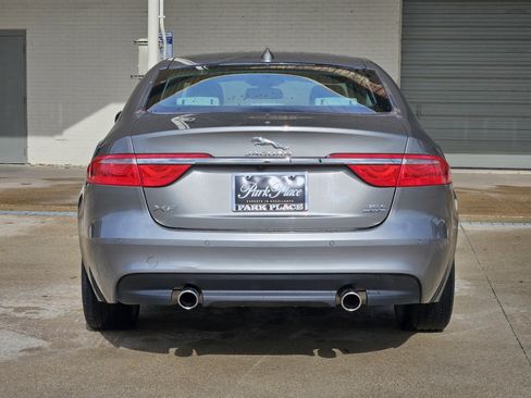 Used 2017 Jaguar XF Prestige image 8