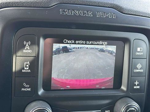 Used 2015 Jeep Renegade Trailhawk image 18