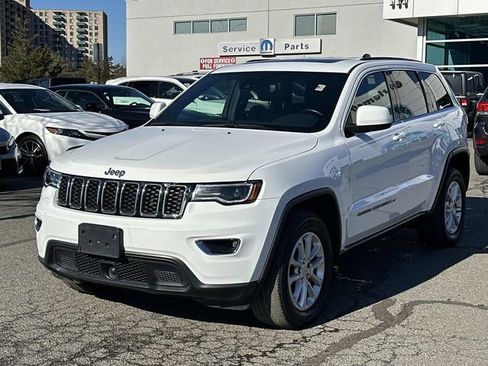 Used 2022 Jeep Grand Cherokee Laredo X image 5