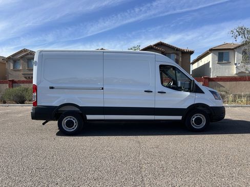 New 2026 Ford Transit 250 148 Medium Roof RWD image 36