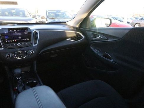 Used 2024 Chevrolet Malibu LT image 23