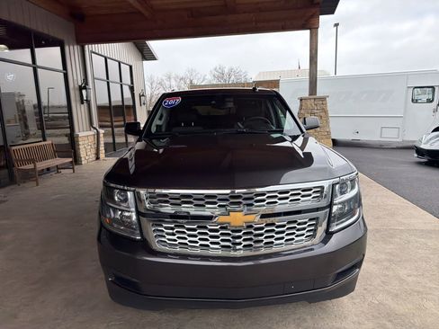 Used 2017 Chevrolet Suburban LT image 24