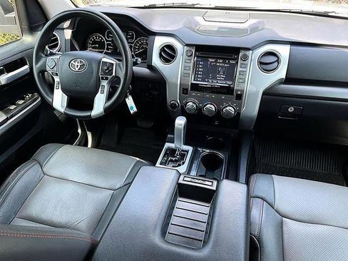 Used 2019 Toyota Tundra SR5 w/ SR5 Upgrade Package AWD/4WD image 18