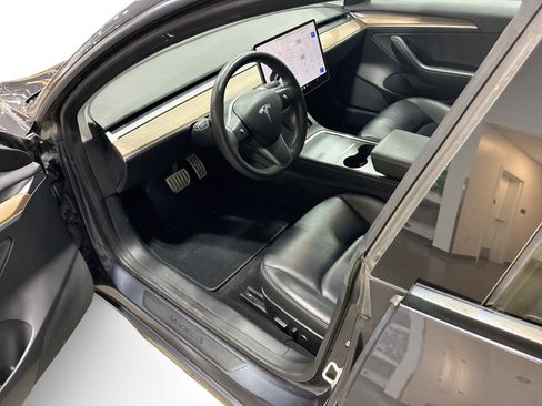 Certified 2022 Tesla Model 3 Performance AWD/4WD image 9
