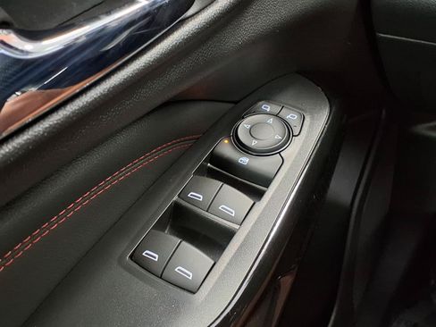 Used 2024 Chevrolet Trax RS w/ Sunroof Package FWD image 32