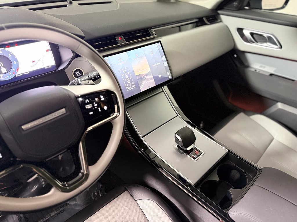 Used 2025 Land Rover Range Rover Velar S AWD/4WD image 17