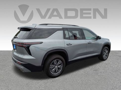 Used 2025 Chevrolet Traverse LT w/ Driver Confidence Package FWD image 26