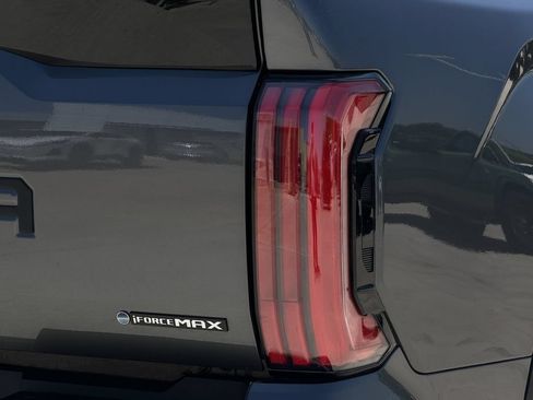 Used 2025 Toyota Tundra Platinum AWD/4WD image 13