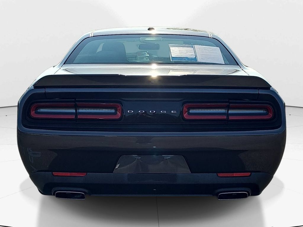 Used 2019 Dodge Challenger SXT RWD image 7