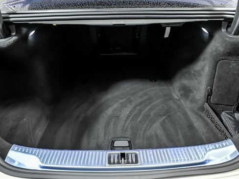 Used 2022 Mercedes-Benz S 580 4MATIC Sedan w/ AMG Line Package image 11