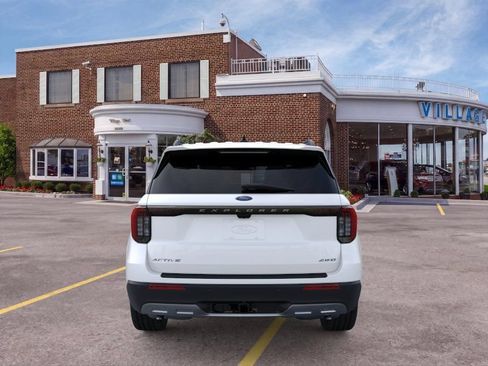 Used 2026 Ford Explorer Active w/ Active Comfort Package AWD/4WD image 5