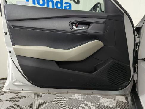 Used 2025 Honda Accord LX image 9