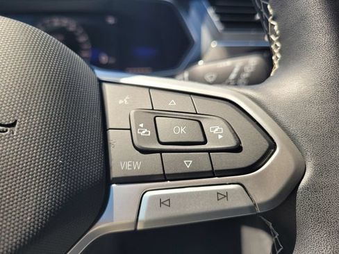 Used 2023 Volkswagen Tiguan SE AWD/4WD image 27
