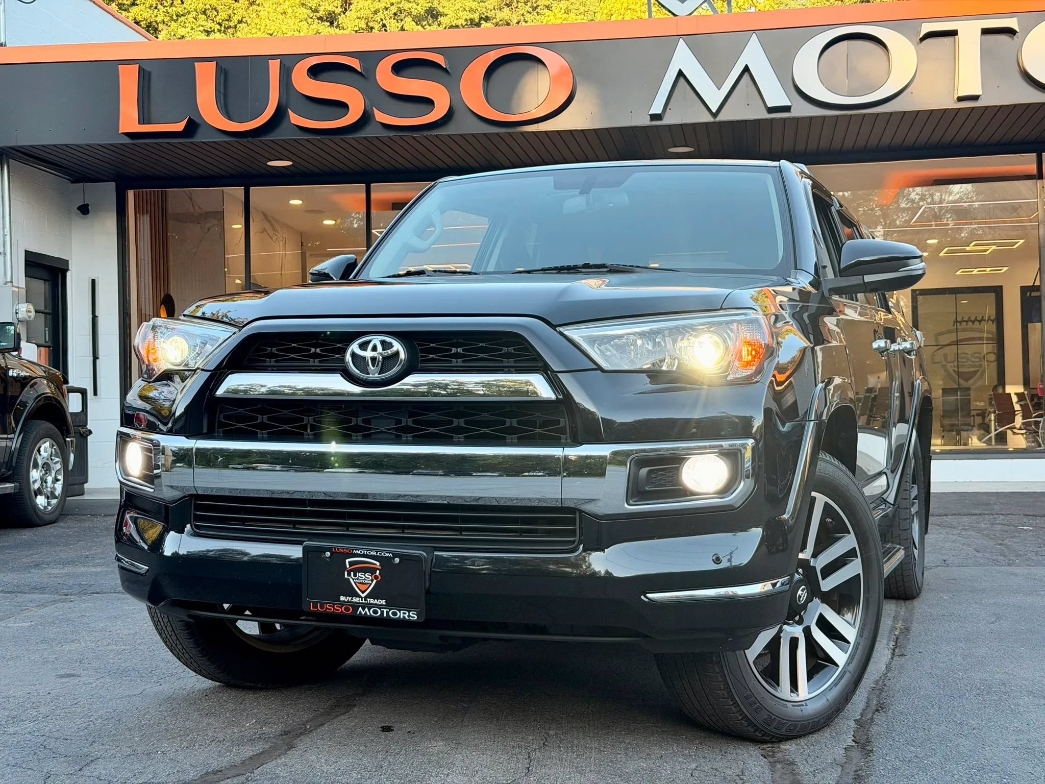 Used 2019 Toyota 4Runner Limited AWD/4WD image 1