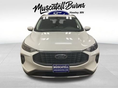 New 2026 Ford Escape SE w/ Class II Trailer Tow Package image 2