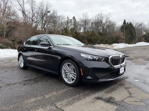 Used 2024 BMW 530i xDrive w/ Premium Package image 7