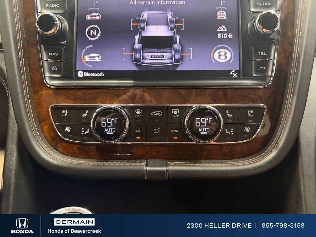 Used 2018 Bentley Bentayga AWD/4WD image 19