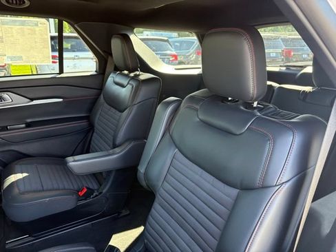 New 2026 Ford Explorer ST-Line w/ ST-Line Street Pack AWD/4WD image 24