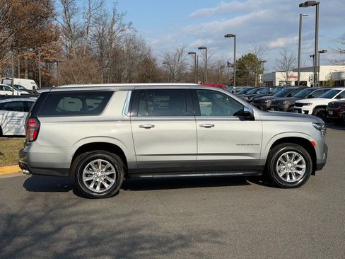 Used 2024 Chevrolet Suburban Premier image 6
