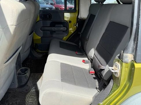 Used 2010 Jeep Wrangler Unlimited Rubicon AWD/4WD image 18