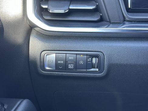 Used 2025 GMC Terrain Elevation image 29