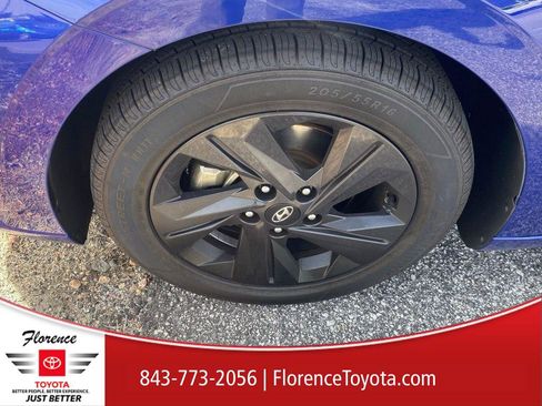 Used 2023 Hyundai Elantra SEL image 19