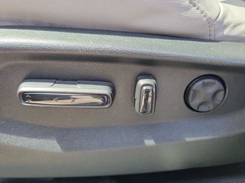 Used 2020 Honda CR-V EX-L image 16