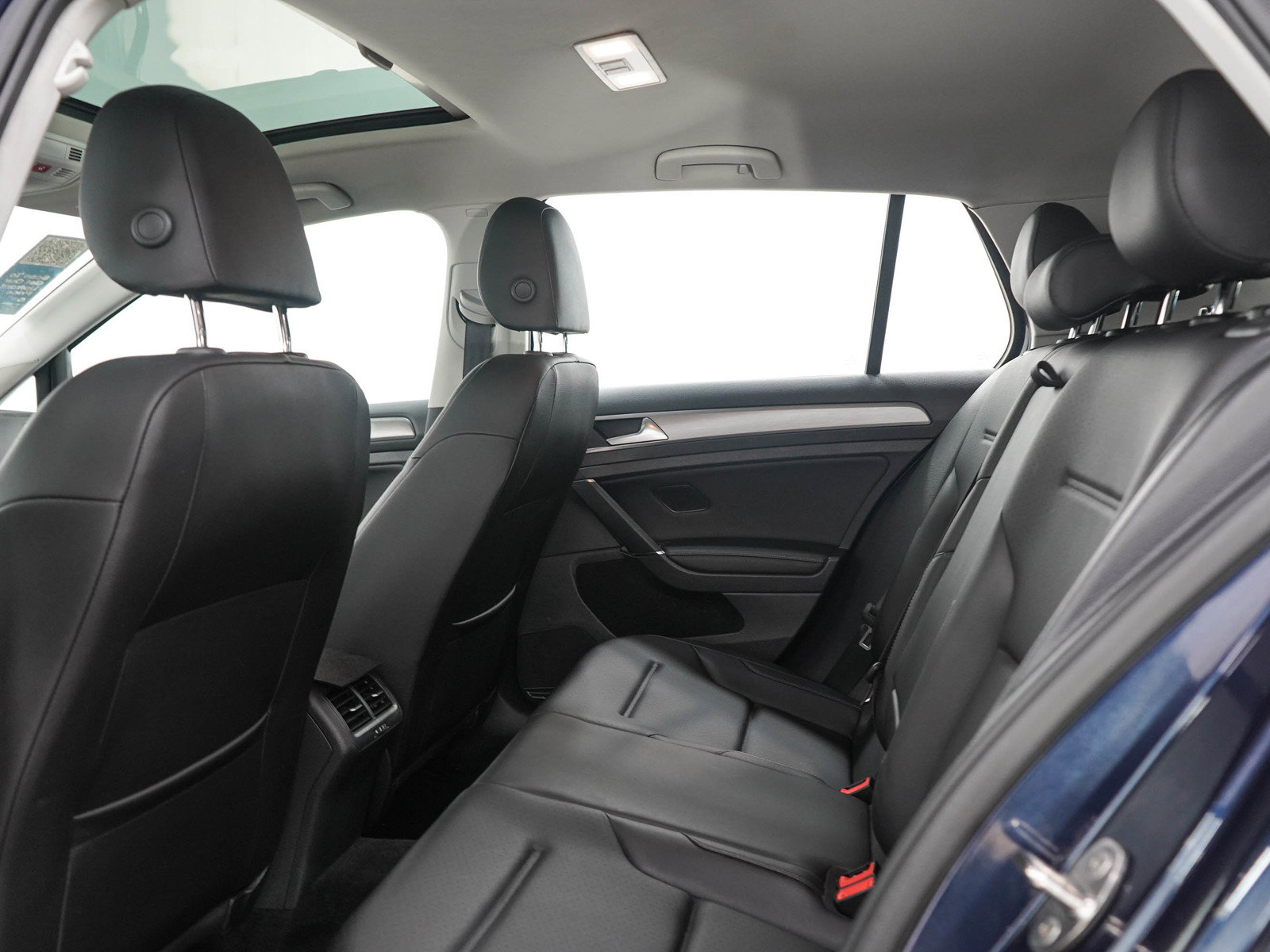 Used 2017 Volkswagen Golf Wolfsburg Edition FWD image 13