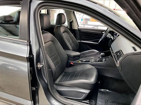 Used 2024 Volkswagen Jetta SEL image 10