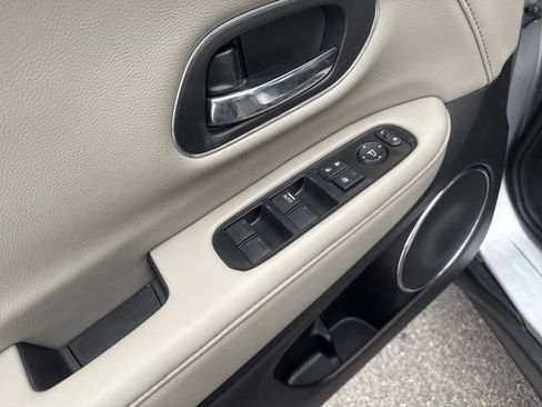 Used 2021 Honda HR-V EX-L image 10