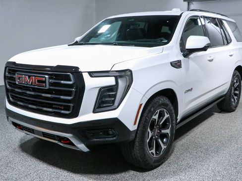 Used 2025 GMC Yukon AT4 w/ AT4 Premium Plus Package AWD/4WD image 39