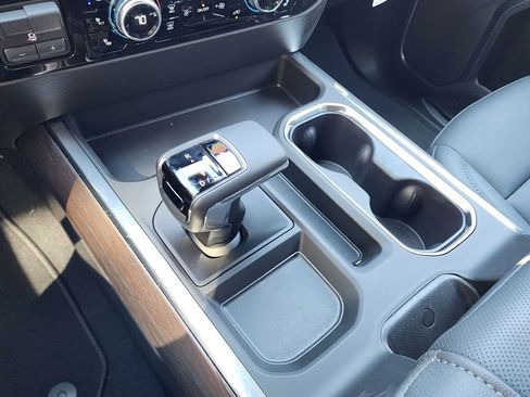 New 2026 GMC Sierra 1500 SLT image 30