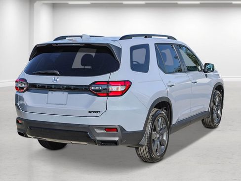 New 2026 Honda Pilot Sport image 4
