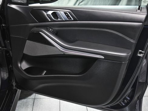 Used 2022 BMW X5 M50i w/ Executive Package image 14