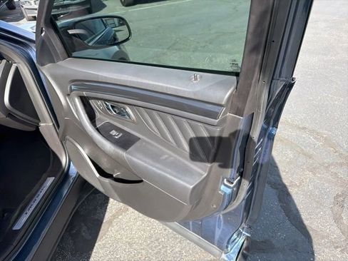 Used 2018 Ford Taurus SHO w/ Driver Assist Package image 30