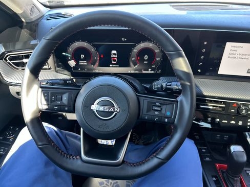 Used 2025 Nissan Kicks SR w/ SR Premium Package AWD/4WD image 16