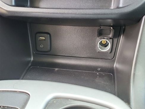 Used 2017 Chevrolet Colorado LT image 33