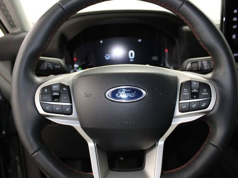 Used 2025 Ford Explorer Active image 45