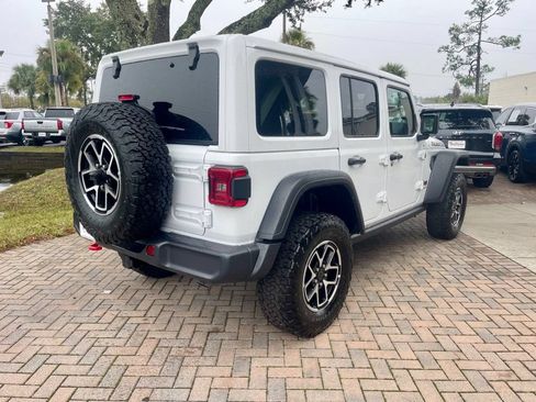 Used 2025 Jeep Wrangler Unlimited Rubicon w/ Convenience Group AWD/4WD image 6