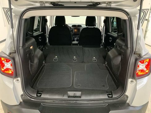 Used 2018 Jeep Renegade Latitude image 7