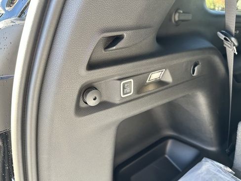 New 2025 Jeep Grand Cherokee L Altitude image 11