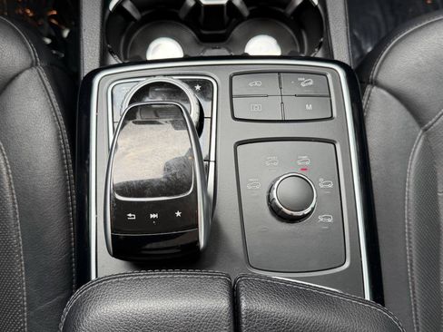 Used 2017 Mercedes-Benz GLS 550 4MATIC image 33