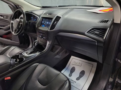 Used 2016 Ford Edge Titanium image 23