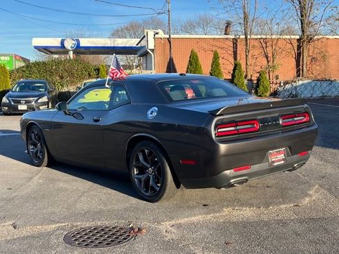 Used 2019 Dodge Challenger R/T image 7
