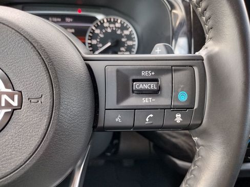 Used 2025 Nissan Pathfinder SV FWD image 26