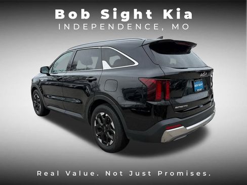 Certified 2024 Kia Sorento S image 7