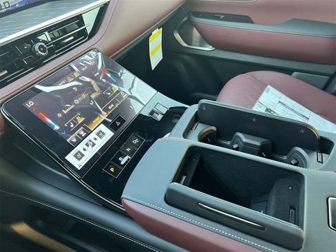 New 2026 INFINITI QX80 Autograph image 17