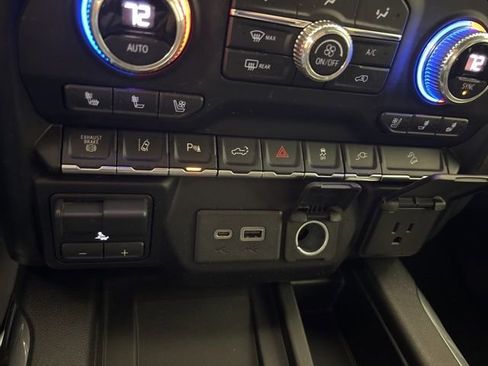 Used 2020 GMC Sierra 2500 Denali w/ Denali Ultimate Package image 27