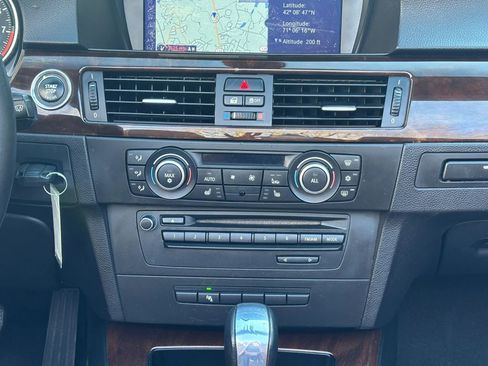 Used 2012 BMW 328i Convertible image 28